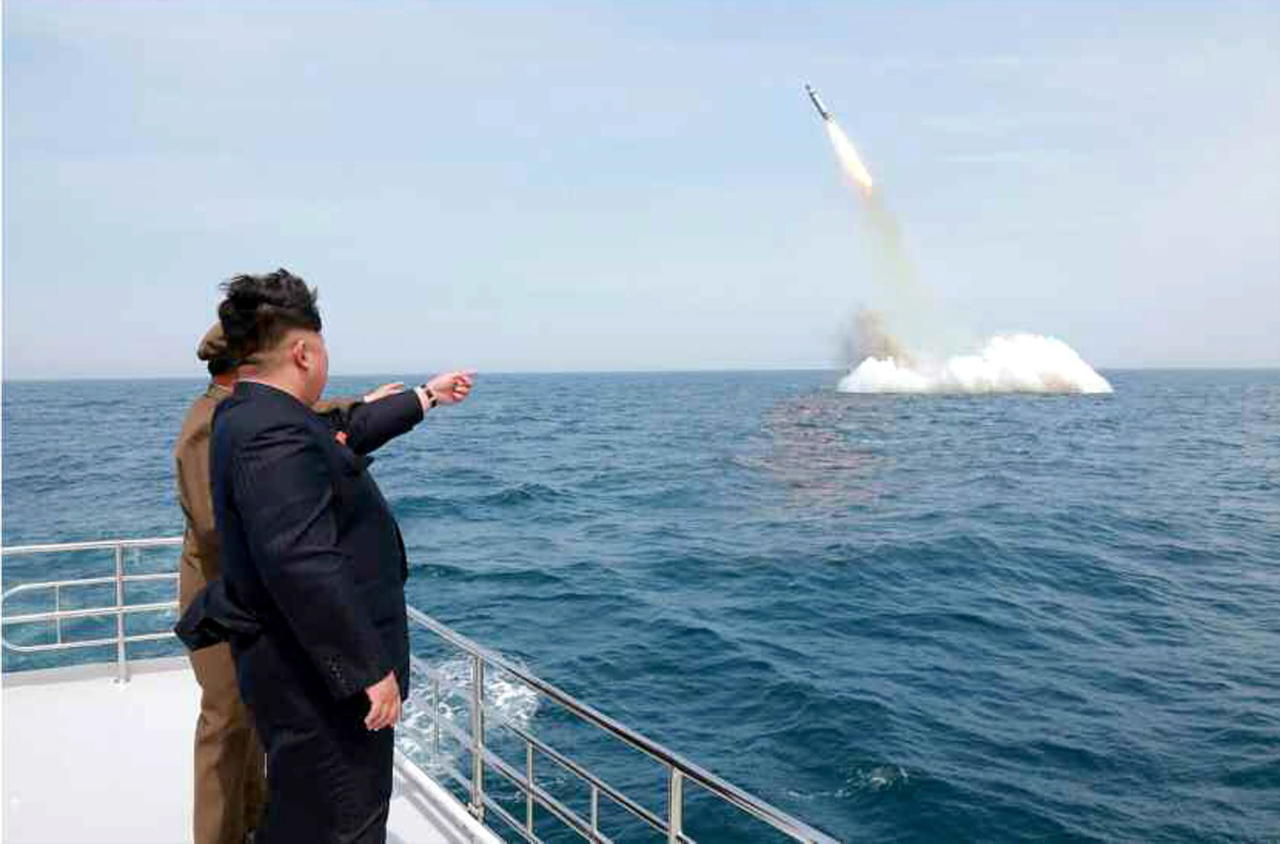 توقعات بإطلاق كوريا الشمالية صاروخاً جديداً وإجراء تجربة نووية