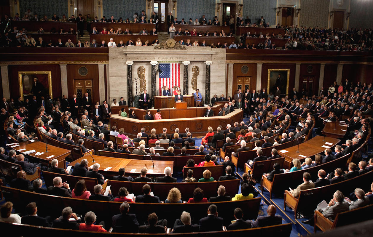 الكونغرس يناقش تفويضاً جديداً للحرب ضد تنظيمات مسلحة