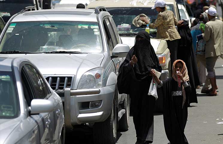الحوثيون يهددون باجتياح بشري للسعودية "إذا انهار الاقتصاد"