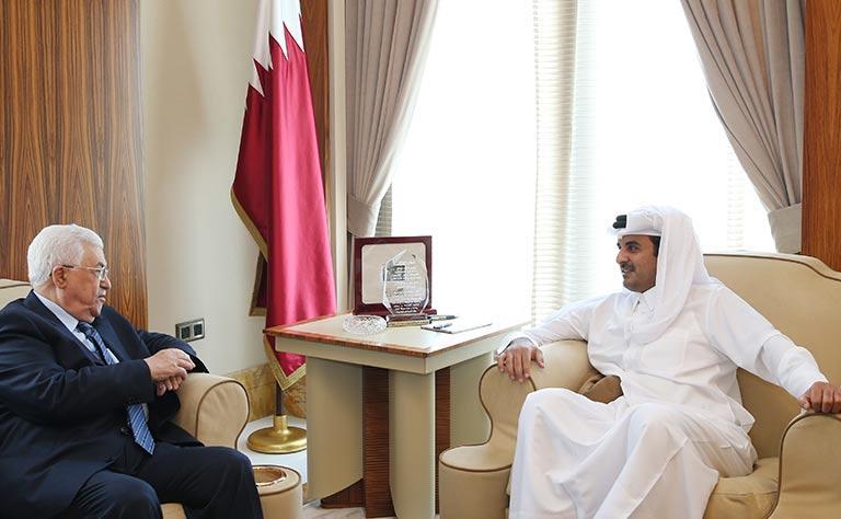 أمير قطر يبحث مع عباس تطورات الأوضاع الفلسطينية