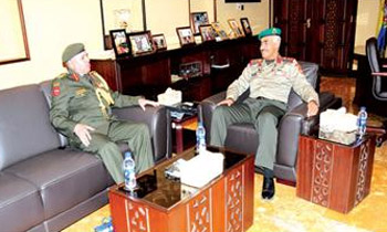 رئيس الأركان الكويتي يبحث الجوانب العسكرية مع الملحق العسكري الأردني
