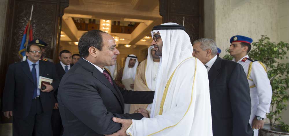 زيارة مفاجئة لمحمد بن زايد إلى مصر بعد انتهاء القمة الخليجية