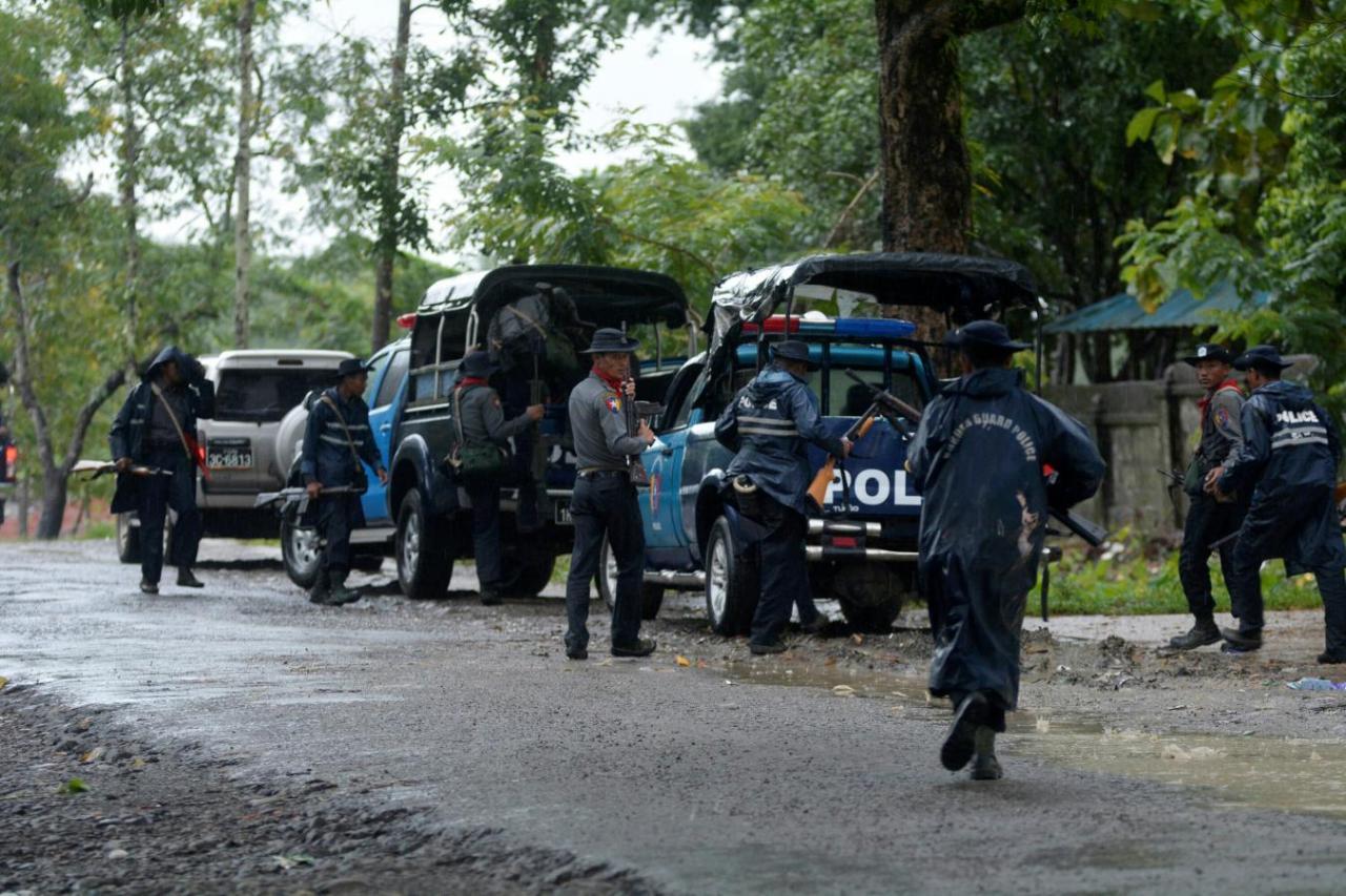 عشرات القتلى في اشتباكات بين الشرطة ومسلحين في ميانمار
