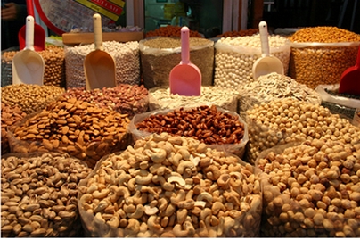 تناول المكسرات يحمي القلب من الأمراض