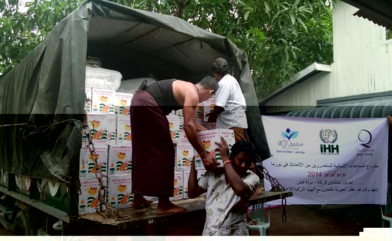مساعدات قطرية لمسلمي ميانمار 