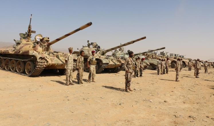 رئيس الأركان اليمني: جنودنا يبيعون معلومات وأسلحة للحوثيين