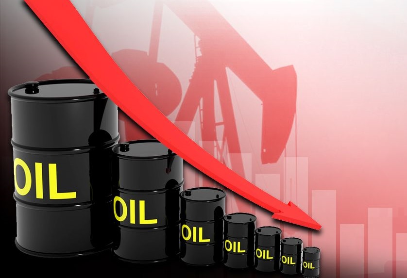 النفط يهبط بسبب تسعيرة الدولار وتراجع خام برنت