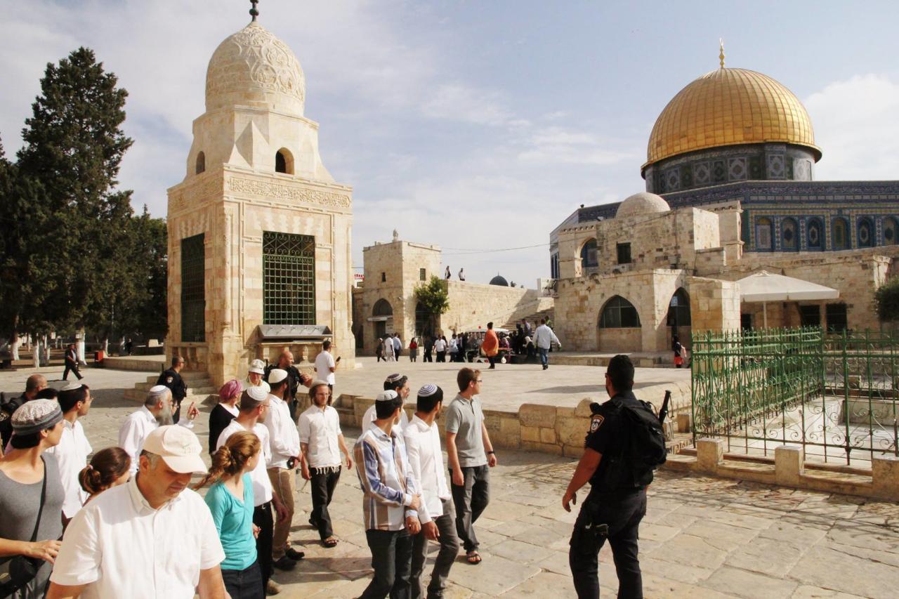 91 مستوطناً إسرائيلياً يقتحمون المسجد الأقصى