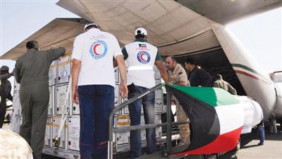 الهلال الأحمر الكويتي يسلم 20 طنا من المستلزمات الطبية لغزة