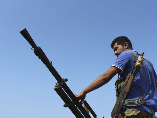 "أسوشيتد برس": مسلحو القاعدة يطالبون المشاركة بحكم عدن