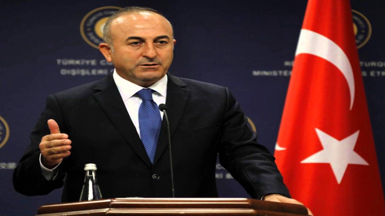 وزير الخارجية التركي يصل مسقط