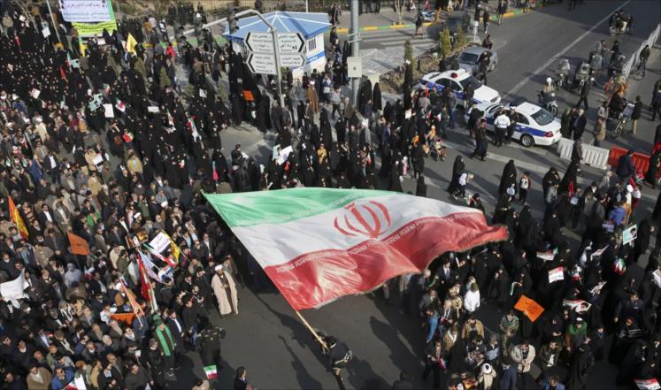 واشنطن بوست: لدى الإيرانيين مقومات الثورة