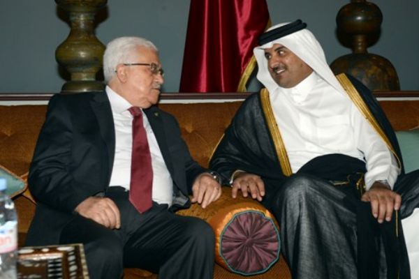 أمير قطر يهاتف عباس بعد اختتام القمة الخليجية