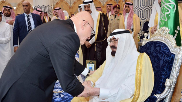 الملك عبدالله ورئيس وزراء لبنان يبحثان الأوضاع الإقليمية الراهنة