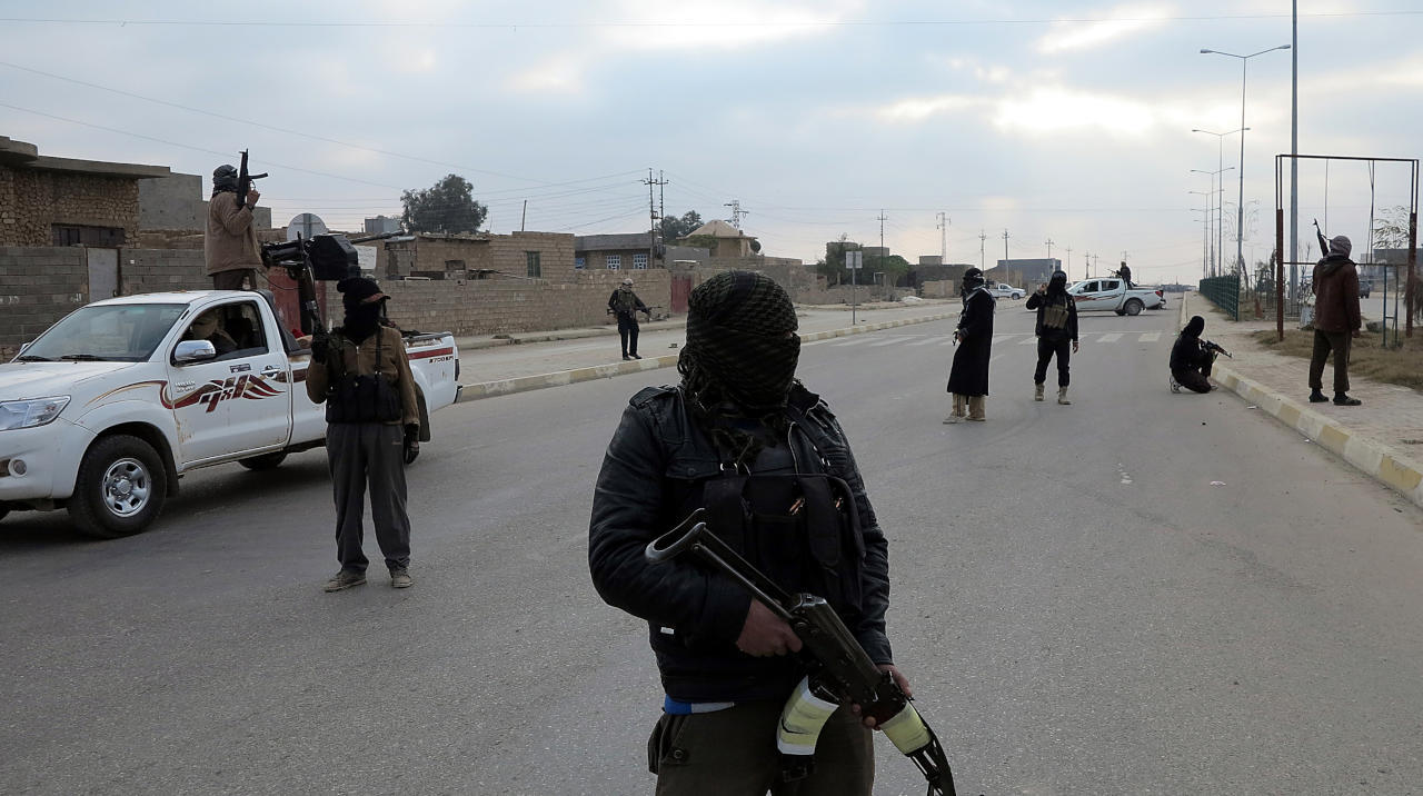 مقتل "والي الموصل" و4 قياديين بارزين لـ"داعش" بقصف جوي