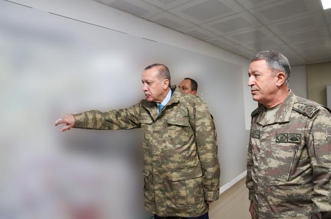 أردوغان بالزي العسكري قرب حدود سوريا لتفقد "غصن الزيتون"