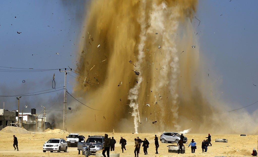 "إسرائيل" تقصف غزة بـ19 غارة.. و"المقاومة" تُحذّر