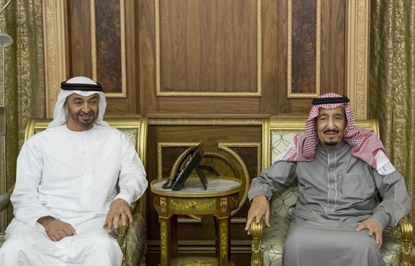في زيارة مفاجئة.. محمد بن زايد يجري مباحثات في الرياض مع "سلمان"