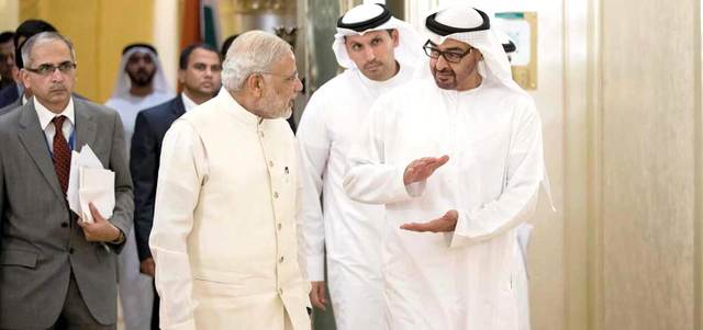 الإمارات والهند تجريان محادثات حول برنامج لمقايضة النفط بالغذاء