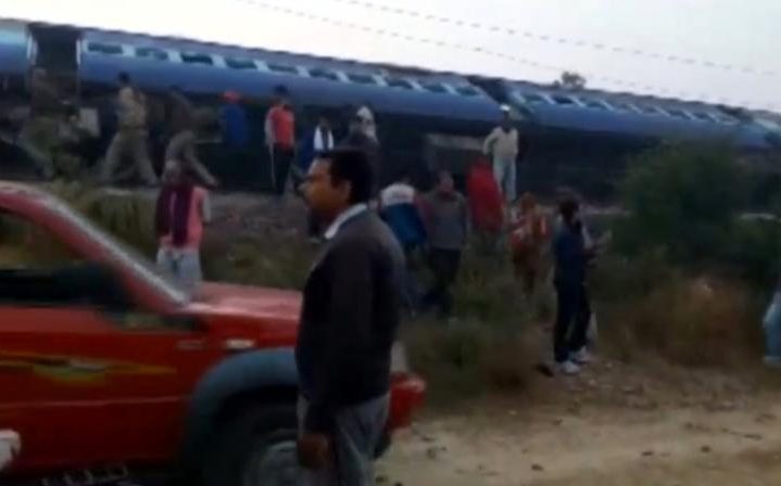 مقتل نحو 60 شخصا في خروج قطار عن القضبان بالهند