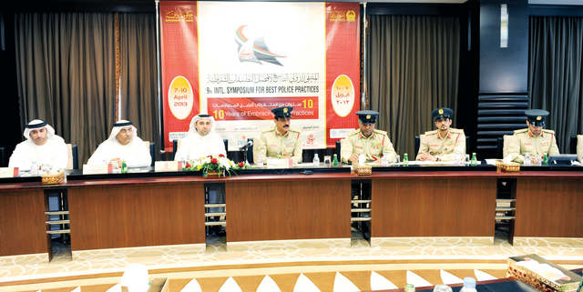 ملتقى في دبي ينقاش آليات التعاون بين أجهزة الشرطة الدولية