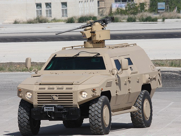 "صنع في الإمارات".. آليات نمر العسكرية تدخل الخدمة رسمياً