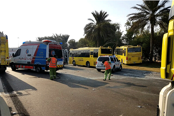 عشرات الإصابات في حادث مروري بين 3 حافلات نقل مدرسي في أبوظبي