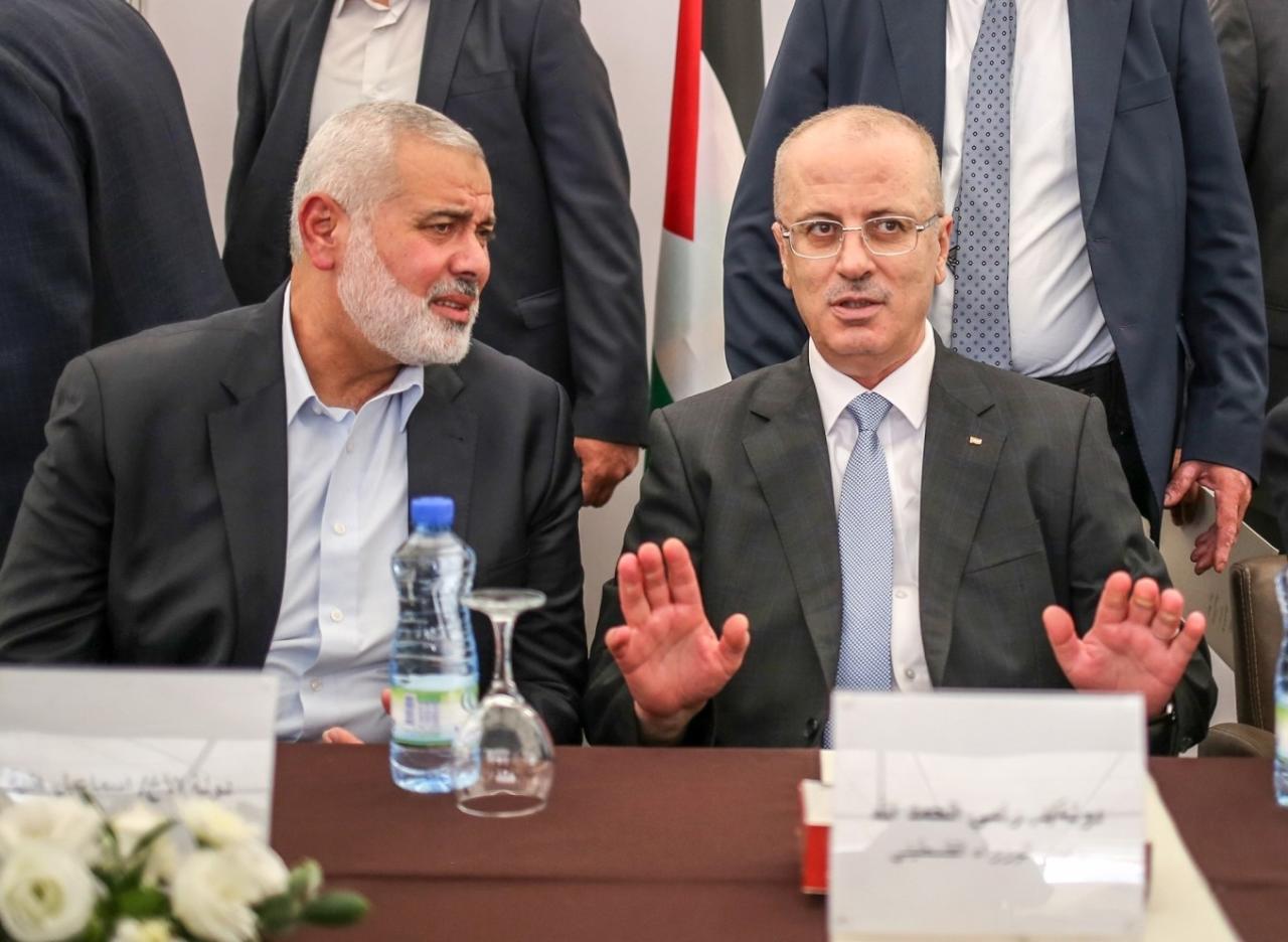 "فتح" و"حماس" تعلنان مواصلة الحوار بالقاهرة في أجواء إيجابية