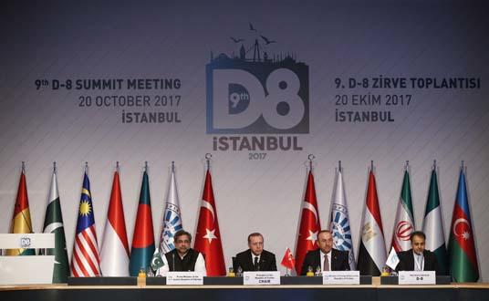 أردوغان يدعو "الثماني الإسلامية" لاستخدام العملات المحلية