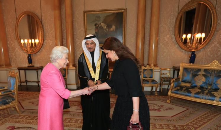 مركز بريطاني يطالب بطرد السفير الإماراتي من لندن