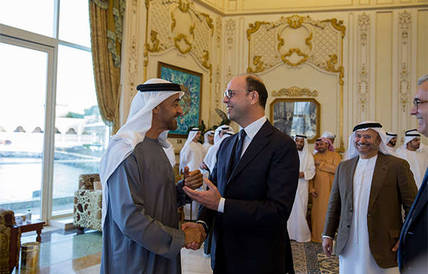 محمد بن زايد يبحث مع وزير الخارجية الإيطالي المستجدات الإقليمية