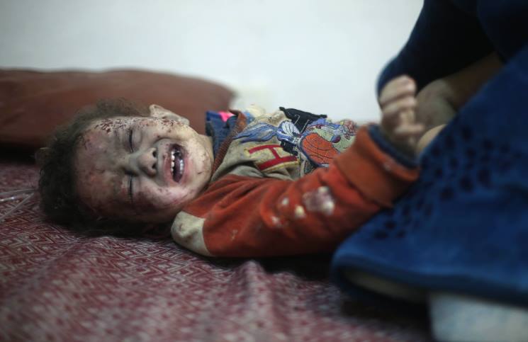 سوريا.. إلغاء صلاة الجمعة ومقتل أكثر من 60 طفلاً في الغوطة الشرقية