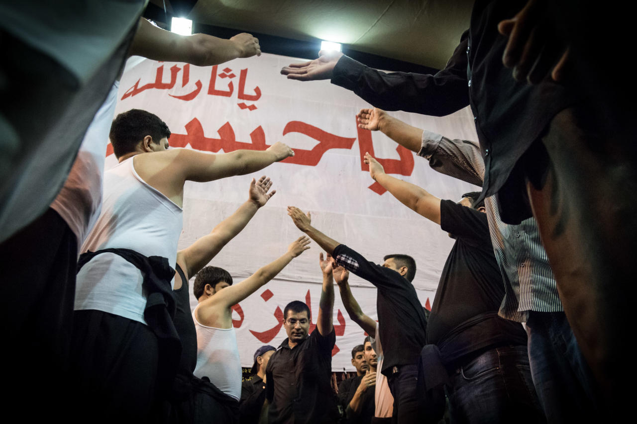 توتر في البحرين على خلفية إزالة شعارات شيعية