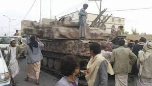  ﻿الحوثيون يقمعون مظاهرة ضدهم بجرح 10 وخطف صحافيين ومصورين