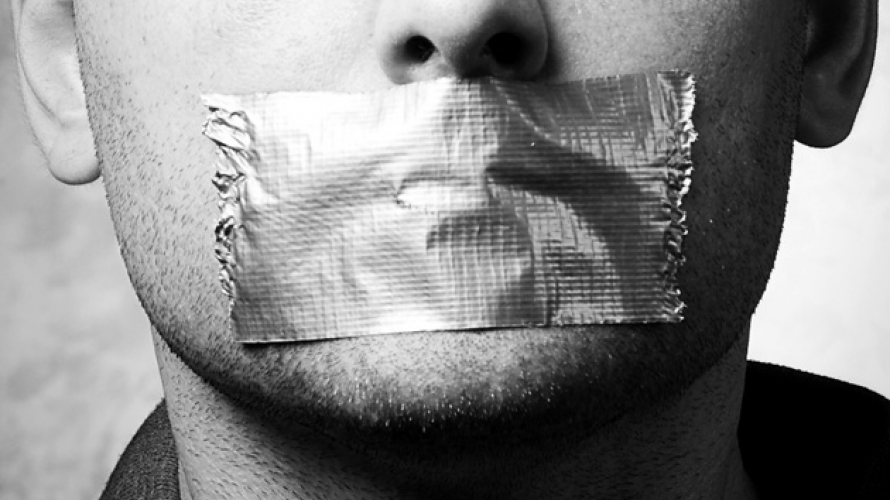 "هيومن رايتس" تنتقد أبوظبي لاعتقال بريطاني بتهمة "حرية التعبير"