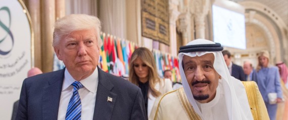 ترامب يهاتف العاهل السعودي ويدعو للحوار مع قطر بشأن الأزمة الخليجية