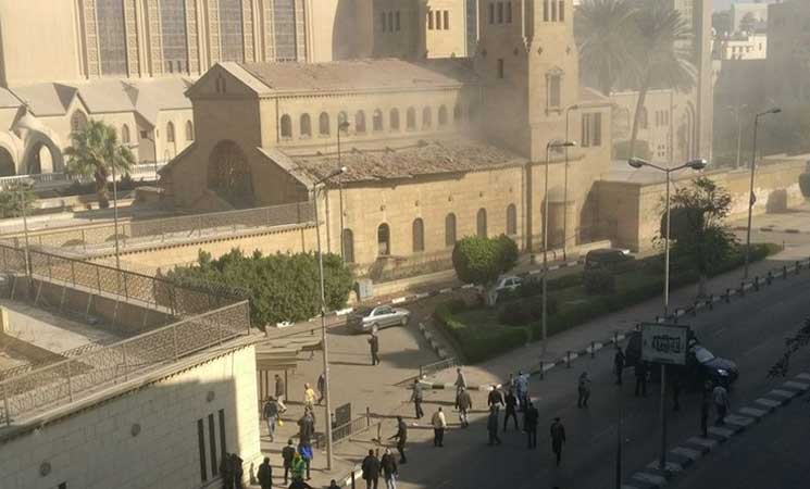 20 قتيلاً في اعتداء بمحيط كاتدرائية الأقباط بالقاهرة