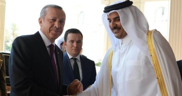 أردوغان وأمير قطر يبحثان هاتفياً تعزيز العلاقات والتطورات بالمنطقة