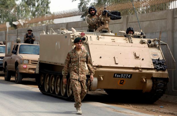 صحيفة تركية: باكستان سترسل 20 ألف جندي إلى قطر