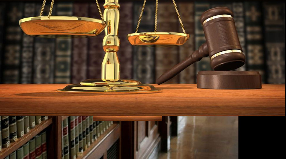 "العدل" تعد قرارا لـ"تنظيم" مهنة المحاماة.. فما واقع المحامين بالدولة؟