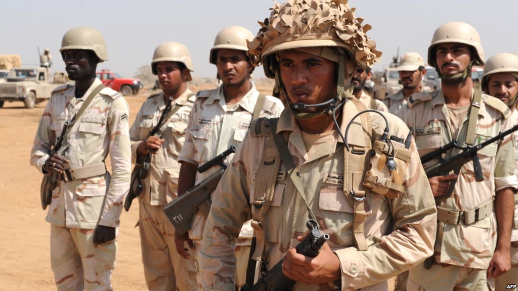 تشييع جنود سعوديين قتلوا على الحدود مع اليمن