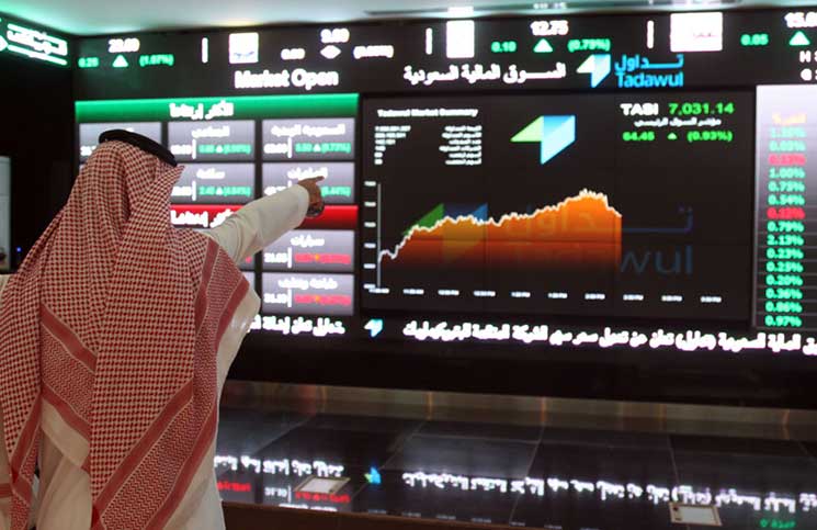 مبيعات الأجانب في الأسهم السعودية تتجاوز مشترياتهم عقب الاعتقالات