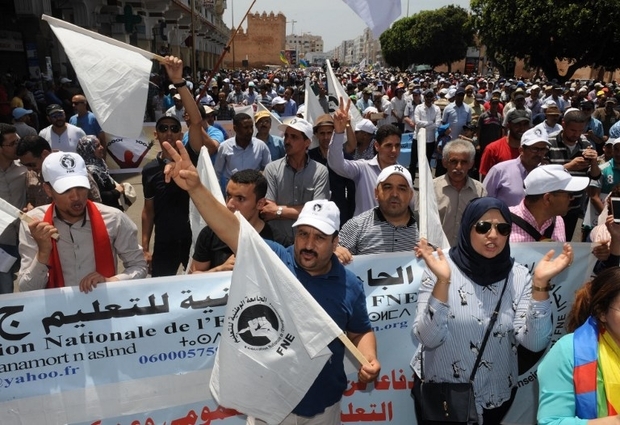 «ميدل إيست آي»: رغم القمع والحروب.. هناك أمل بالديمقراطية في المنطقة