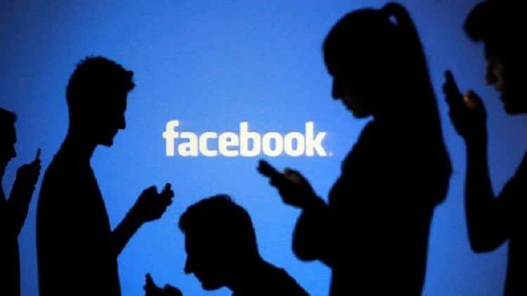 فيسبوك أقوى جهاز استخبارات.. يخرب حياتك ويسبب التعاسة