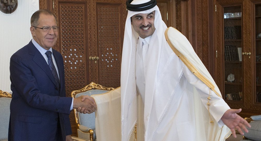 أمير قطر يستقبل لافروف بختام جولته الخليجية