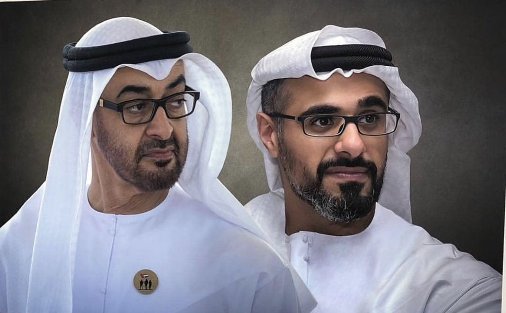 فايننشال تايمز: أبوظبي تمهد الطريق أمام خالد بن محمد بن زايد لخلافة والده
