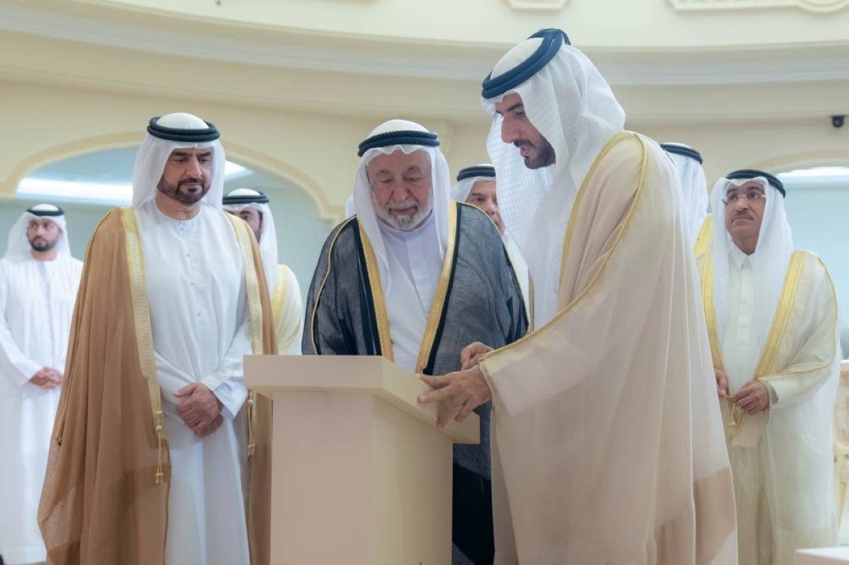 حاكم الشارقة يطلق منصة “القواسم” الرقمية لتوثيق التاريخ