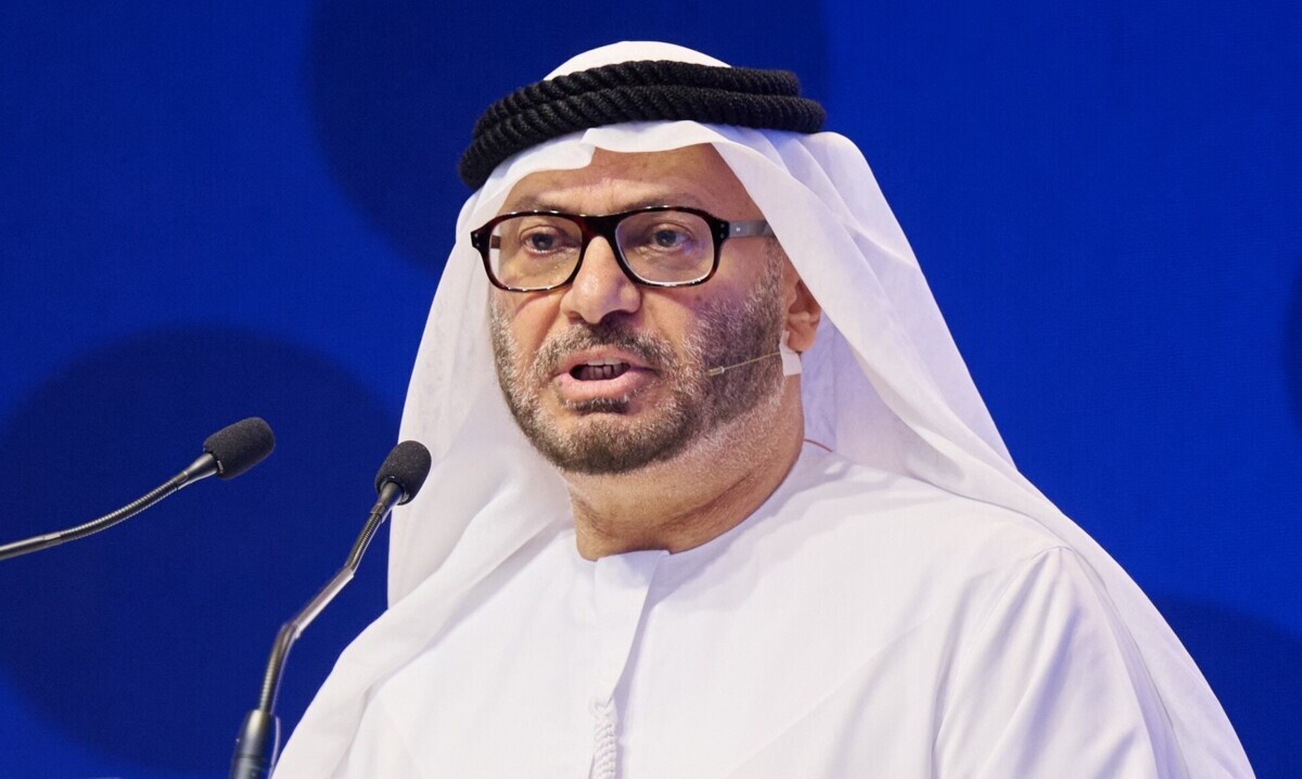 قرقاش: شائعات إلغاء الإقامات وتسهيلات لإيران «حملات إعلامية يائسة»