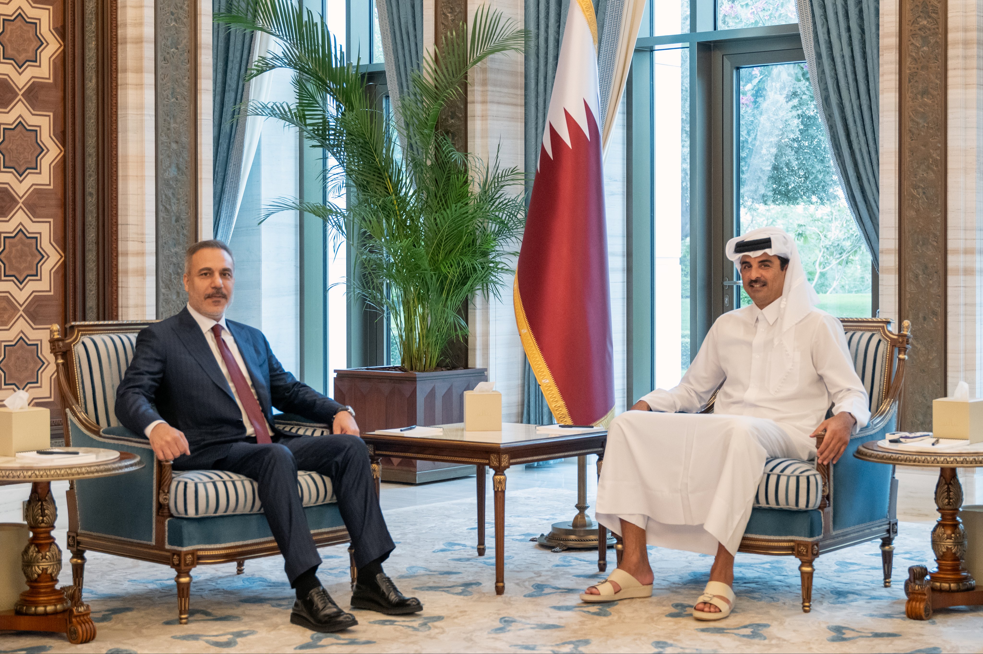 أمير قطر ووزير الخارجية التركي يبحثان التصعيد الإيراني وسبل احتوائه