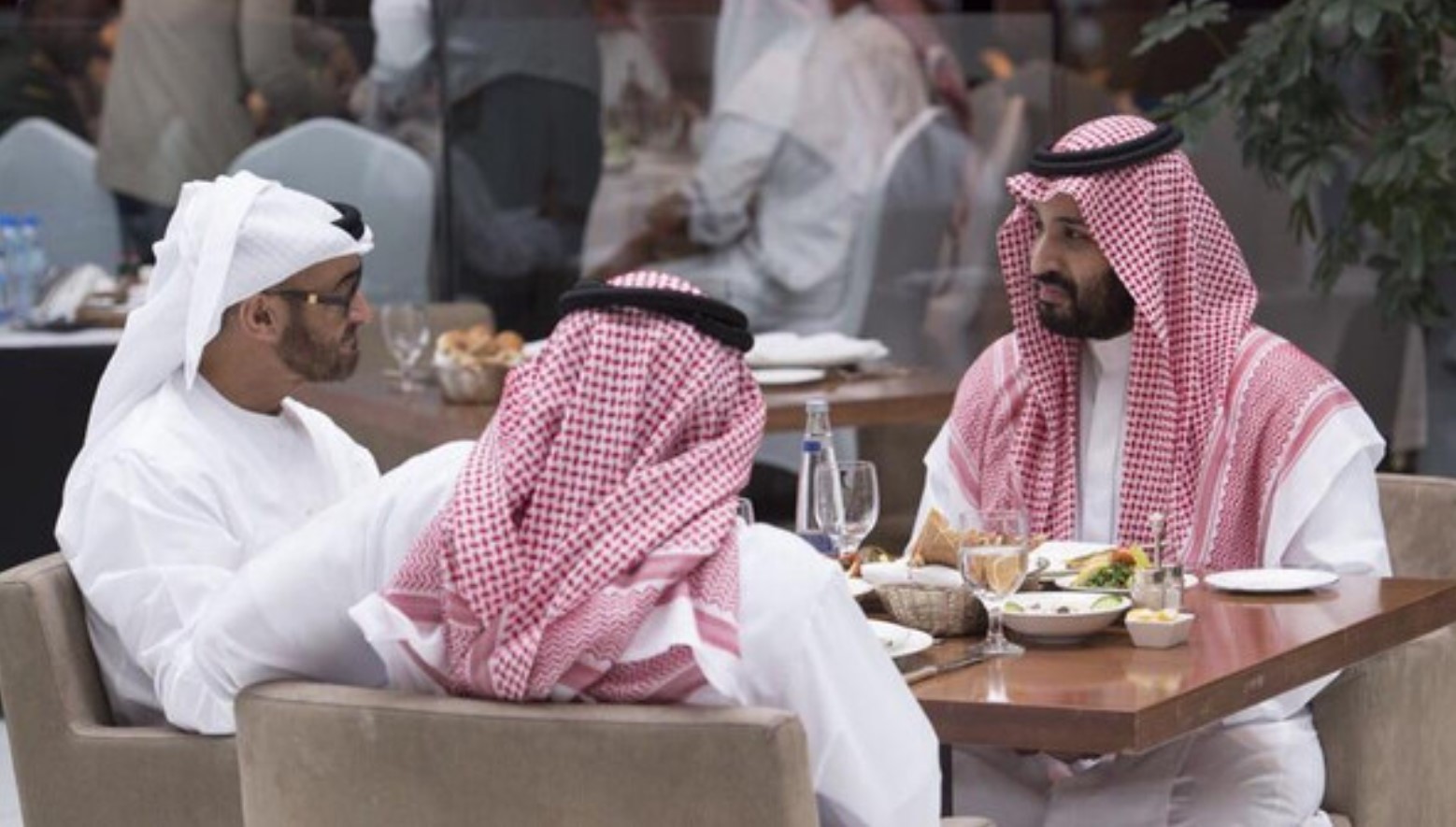 موقع بريطاني: السعودية تعمل عل منع اندلاع المواجهة بين الخليجيين وإيران